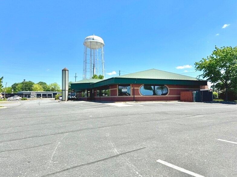 821 S Lafayette St, Shelby, NC à louer - Photo du bâtiment - Image 3 de 6