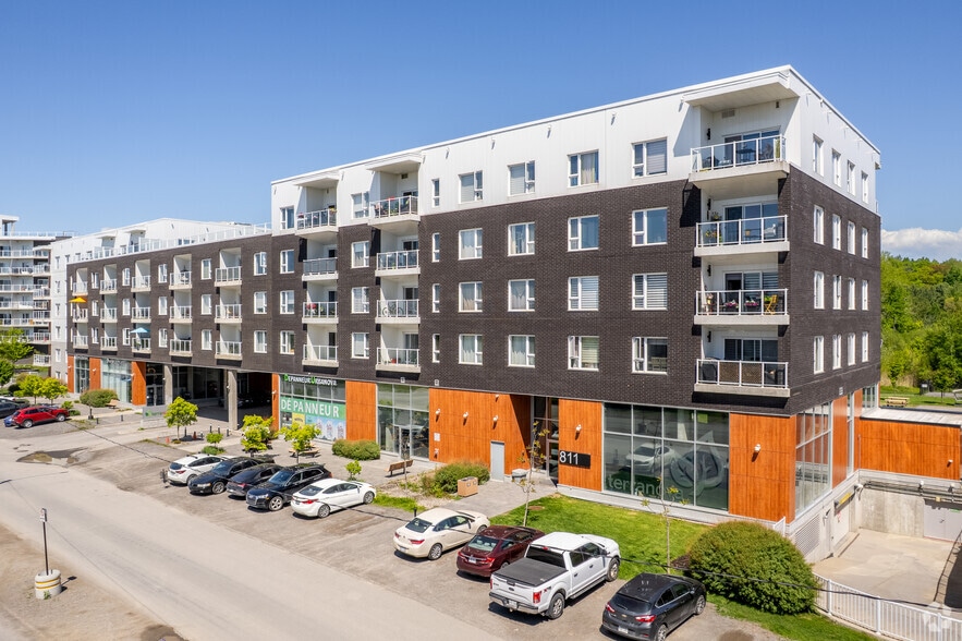 801-911 Av Pierre-Dansereau, Terrebonne, QC à louer - Photo du bâtiment - Image 2 de 4
