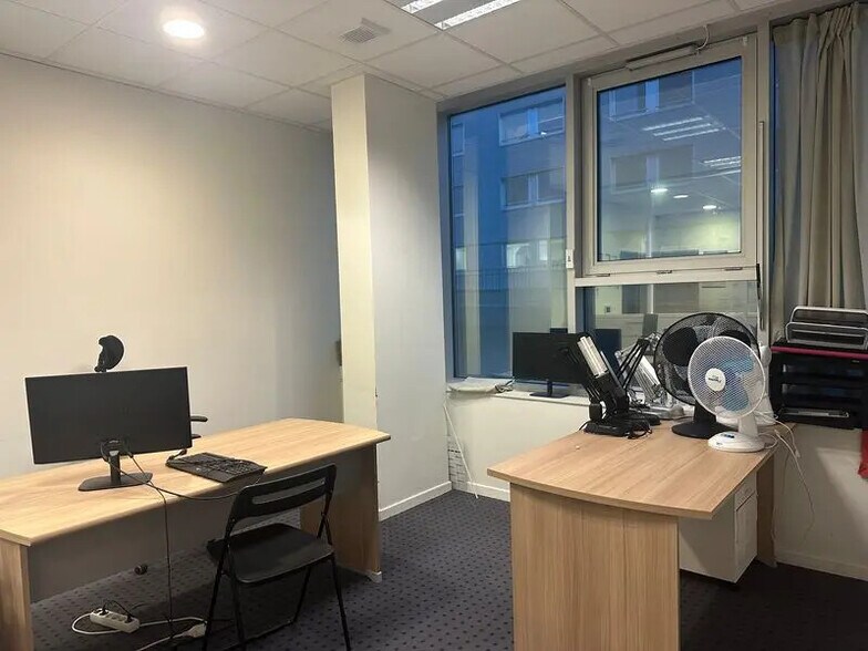 Bureau dans Lyon à louer - Photo du bâtiment - Image 3 de 7