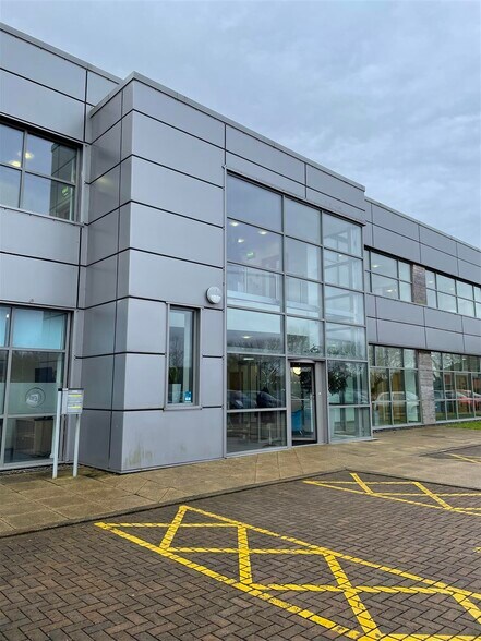 4 Cathedral Ave, Wells à louer - Photo du bâtiment - Image 2 de 27