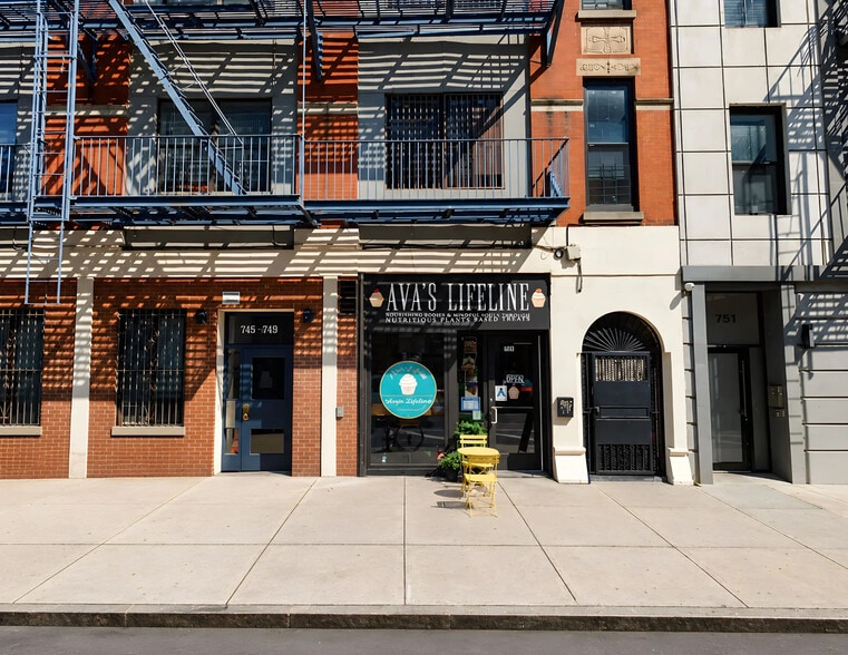 745 DeKalb Ave, Brooklyn, NY for lease - Building Photo - Image 2 of 7