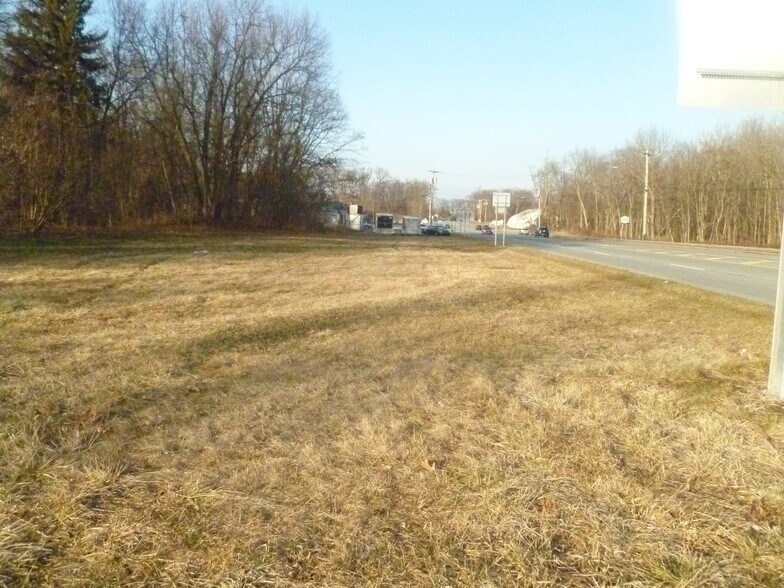 817 Union Ave, New Windsor Township, NY for sale - Building Photo - Image 2 of 5