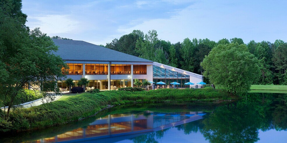 201 Aberdeen Pky, Peachtree City, GA à louer - Photo du bâtiment - Image 2 de 5