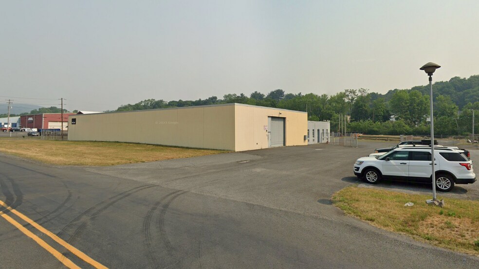 153 Industrial Park Rd, Pottsville, PA à vendre - Photo du bâtiment - Image 2 de 8