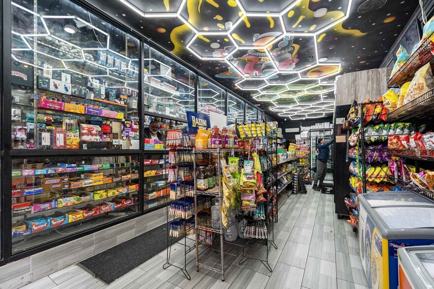 1501 Broadway, Brooklyn, NY for sale - Interior Photo - Image 2 of 13