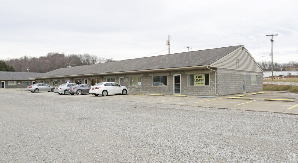 104 Carmichaels Plz, Carmichaels, PA for sale - Building Photo - Image 2 of 2
