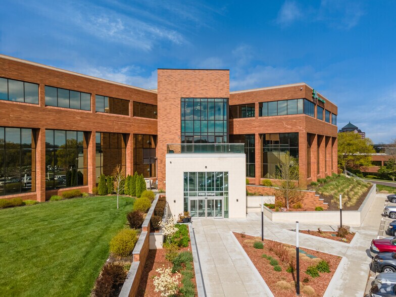 8300 College Blvd, Overland Park, KS à louer - Photo du bâtiment - Image 3 de 6