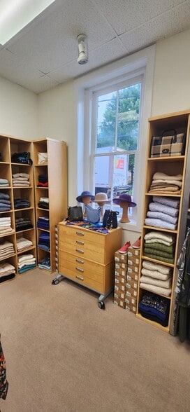 54 E Lee St, Warrenton, VA for lease - Building Photo - Image 3 of 6