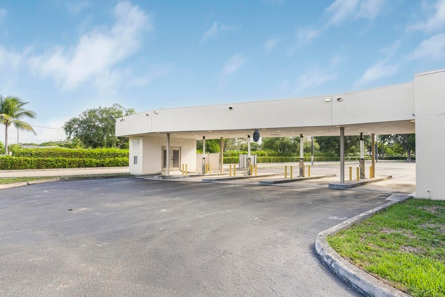 1750 NE 8th St, Homestead, FL for lease - Building Photo - Image 3 of 43