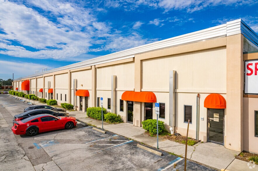9309 N Florida Ave, Tampa, FL à vendre - Photo du bâtiment - Image 3 de 14