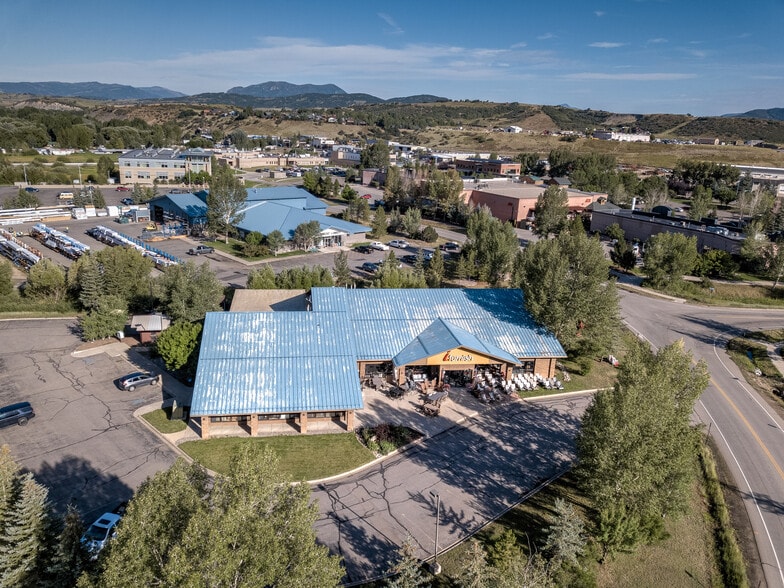 1855 Shield Dr, Steamboat Springs, CO à vendre - Photo du bâtiment - Image 3 de 23