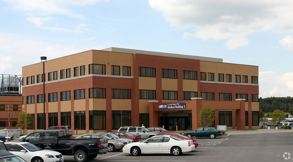 300 Medical Plz, Lake Saint Louis, MO for lease - Building Photo - Image 2 of 7