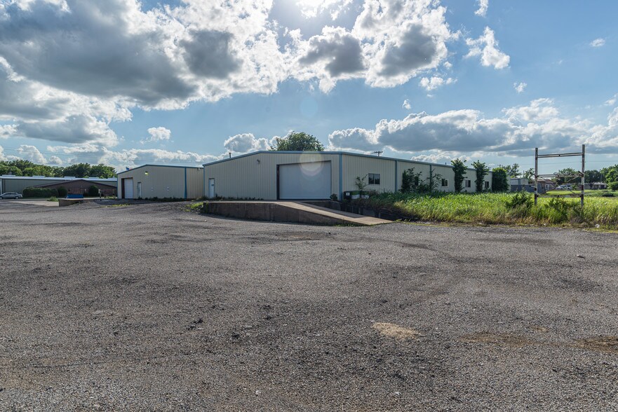 311 S US Highway 69, Trenton, TX à vendre - Photo du bâtiment - Image 3 de 9