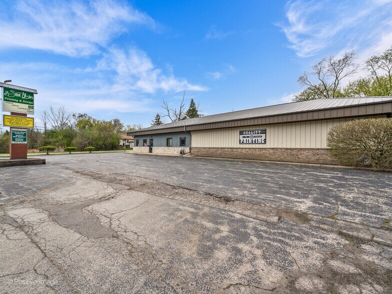 1550 Green Bay Rd, North Chicago, IL à vendre - Photo du bâtiment - Image 3 de 30