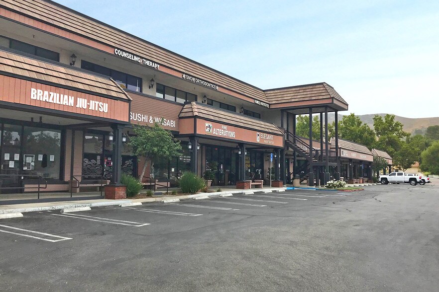 5835-5915 Kanan Rd, Agoura Hills, CA à louer - Photo du bâtiment - Image 3 de 25