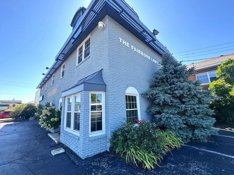 510 W Main St, Fairborn, OH à vendre - Photo du bâtiment - Image 3 de 16