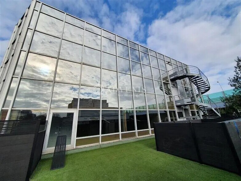 Bureau dans Saint-Cloud à vendre - Photo du bâtiment - Image 3 de 9