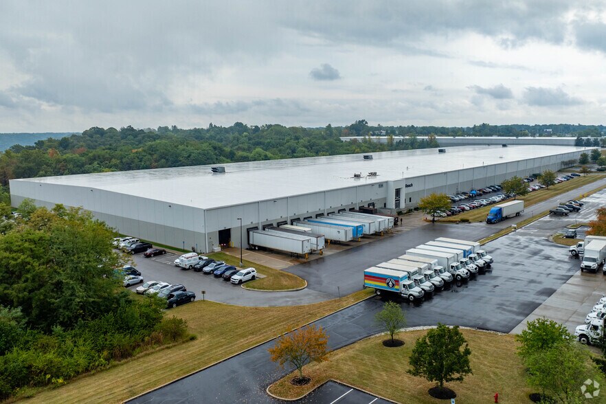 2250-2300 Progress Dr, Hebron, KY à louer - Photo du bâtiment - Image 2 de 5