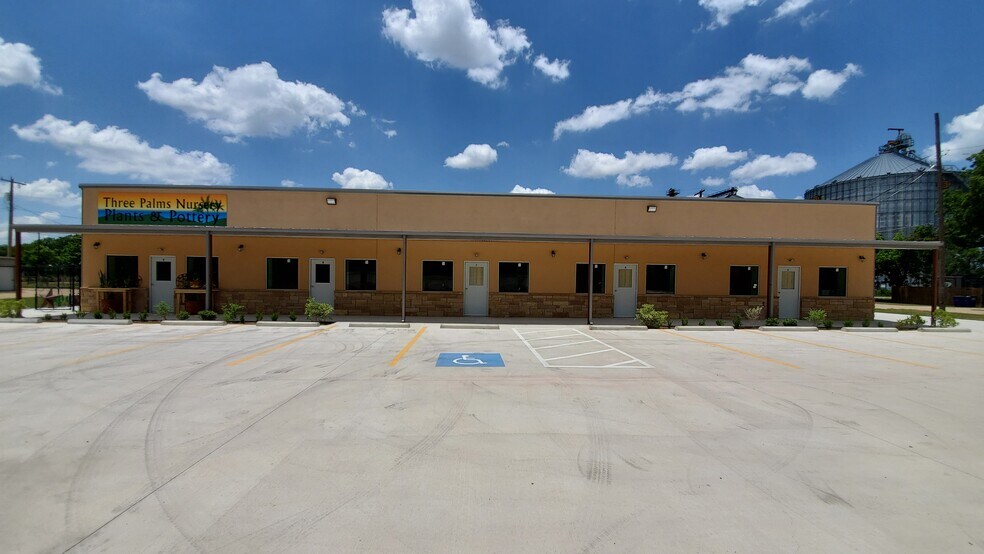 301 S Franklin St, Holland, TX à vendre - Photo du bâtiment - Image 3 de 12