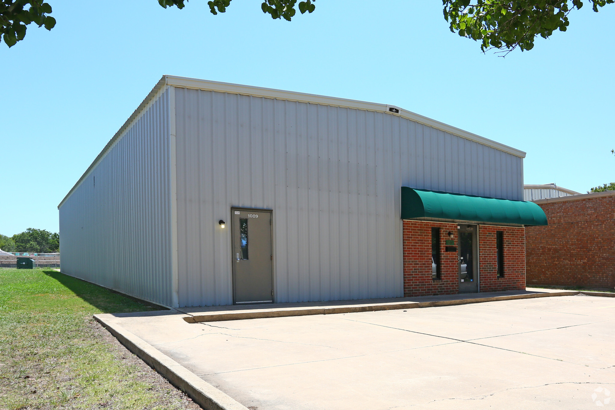 1007 N University Blvd, Norman, OK for lease Primary Photo- Image 1 of 3