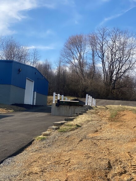 4034 Pepperell Way, Dublin, VA à louer - Photo du bâtiment - Image 3 de 11