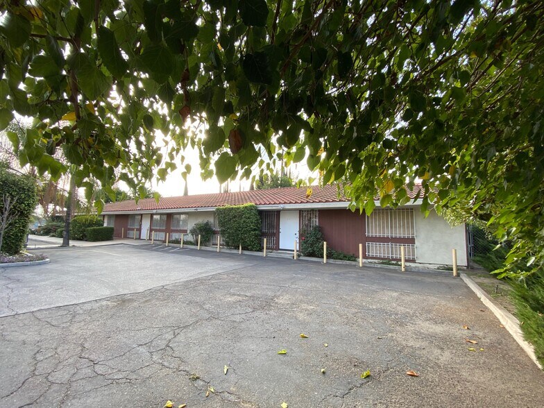 7771 Stanton Ave, Buena Park, CA à vendre - Photo du bâtiment - Image 2 de 3