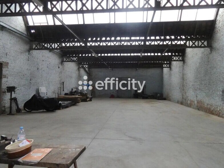 Flex in Halluin for sale - Building Photo - Image 3 of 10