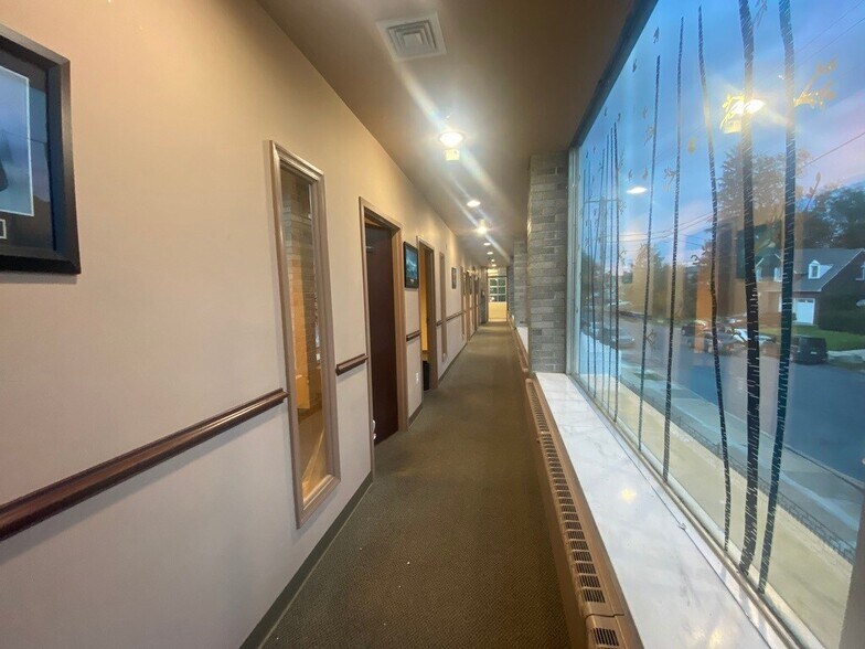 7034-7048 Castor Ave, Philadelphia, PA à louer - Photo du bâtiment - Image 2 de 8