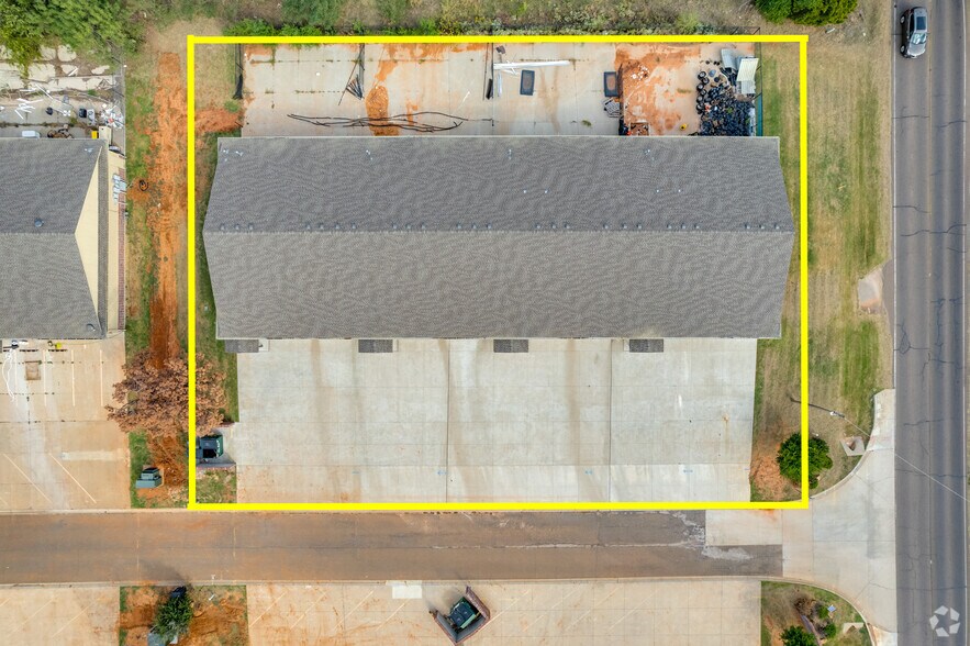 6932 Highwater Cir, Edmond, OK à louer - Photo du bâtiment - Image 3 de 4