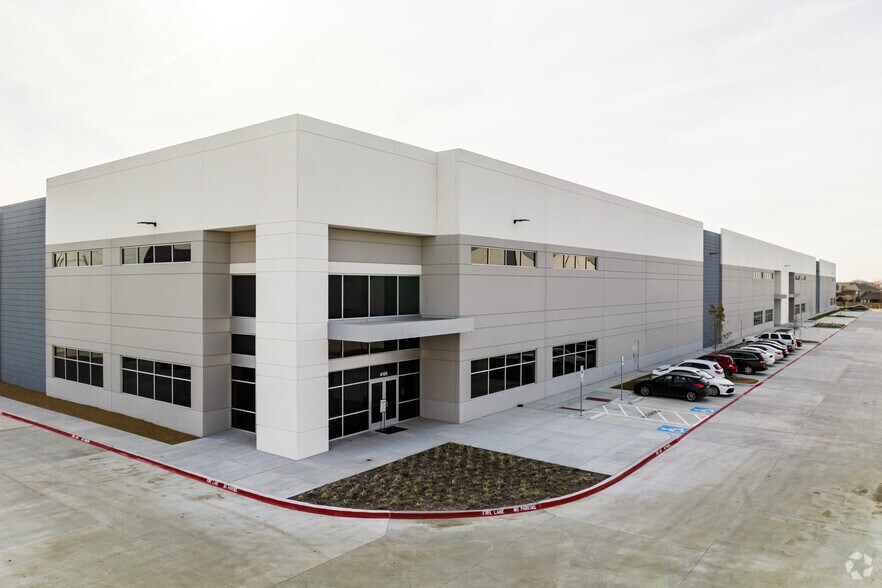 4101 Live Oak Dr, The Colony, TX à louer - Photo du bâtiment - Image 2 de 7