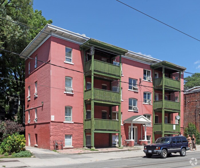 2150 Queen St E, Toronto, ON à vendre - Photo principale - Image 1 de 1