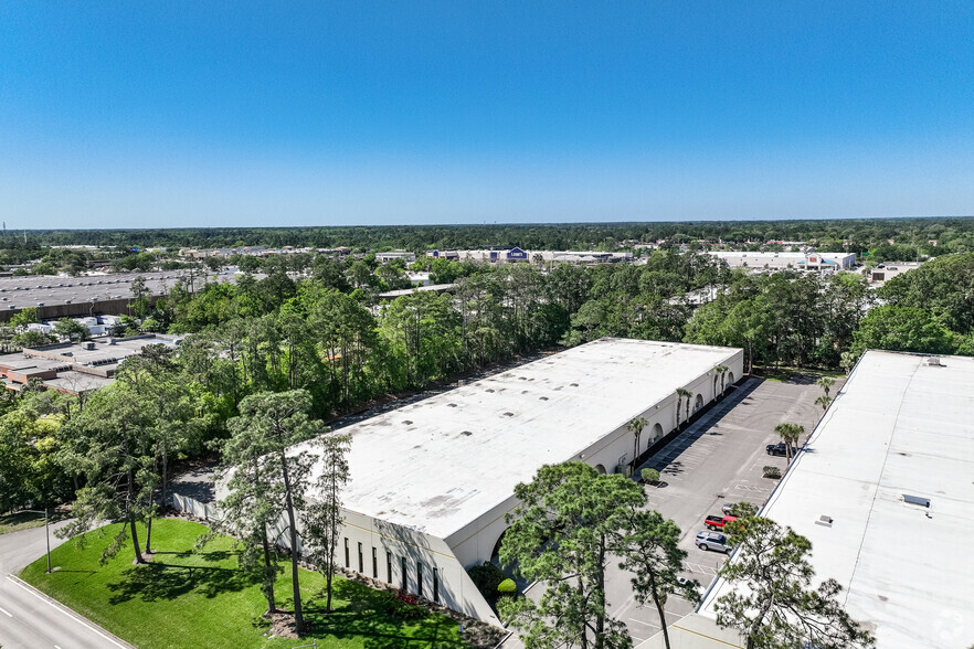 7980 Bayberry Rd, Jacksonville, FL for lease - Building Photo - Image 2 of 8