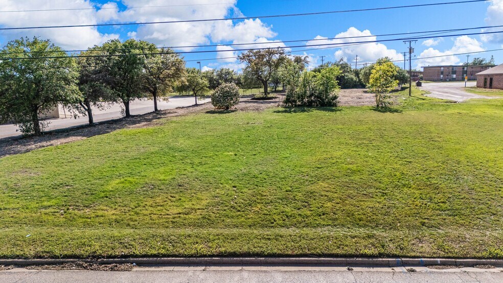 720 N New Rd, Waco, TX à vendre - Photo du bâtiment - Image 3 de 55