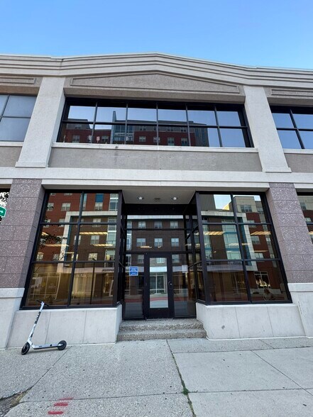 500-502 N Capitol Ave, Indianapolis, IN à louer - Photo du bâtiment - Image 3 de 8