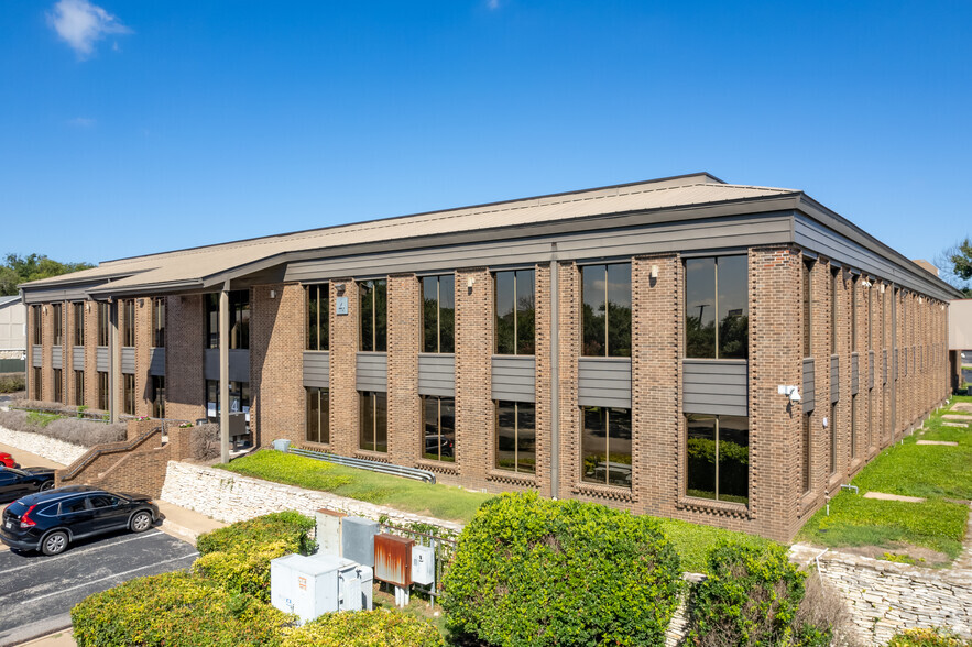 7700 Chevy Chase Dr, Austin, TX à louer - Photo du bâtiment - Image 1 de 4