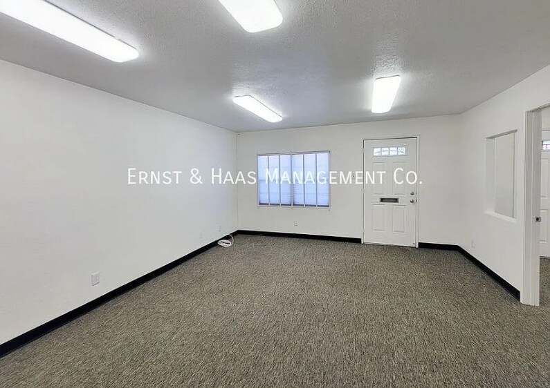 5540 Atlantic Ave, Long Beach, CA à louer - Photo intérieure - Image 3 de 16