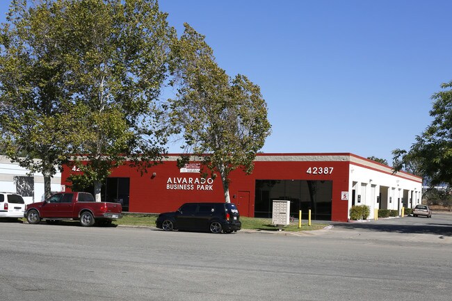 Plus de détails pour 42387 Avenida Alvarado, Temecula, CA - Industriel à louer