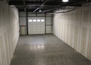 4800 104th Ave SE, Calgary, AB à louer Photo intérieure- Image 2 de 6