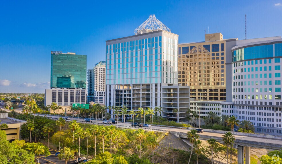 9155 S Dadeland Blvd, Miami, FL à louer - Photo du bâtiment - Image 1 de 33