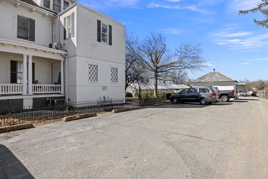 1211 N Main St, Harrisonburg, VA for lease - Building Photo - Image 2 of 27