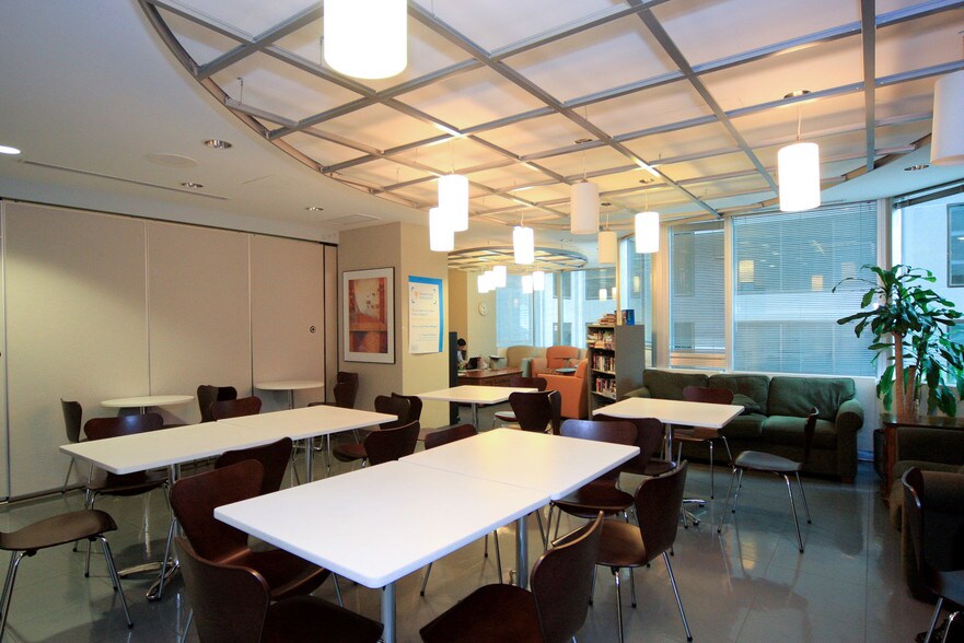 145 Wellington St W, Toronto, ON for lease - Interior Photo - Image 3 of 5