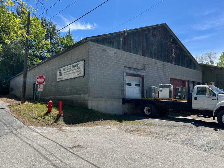 50 Prospect St, Claremont, NH à louer - Photo du bâtiment - Image 2 de 4