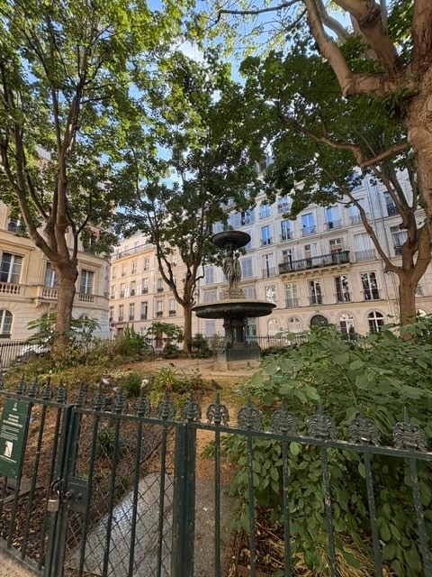 9 Cite De Trevise, Paris à louer Photo intérieure- Image 1 de 11