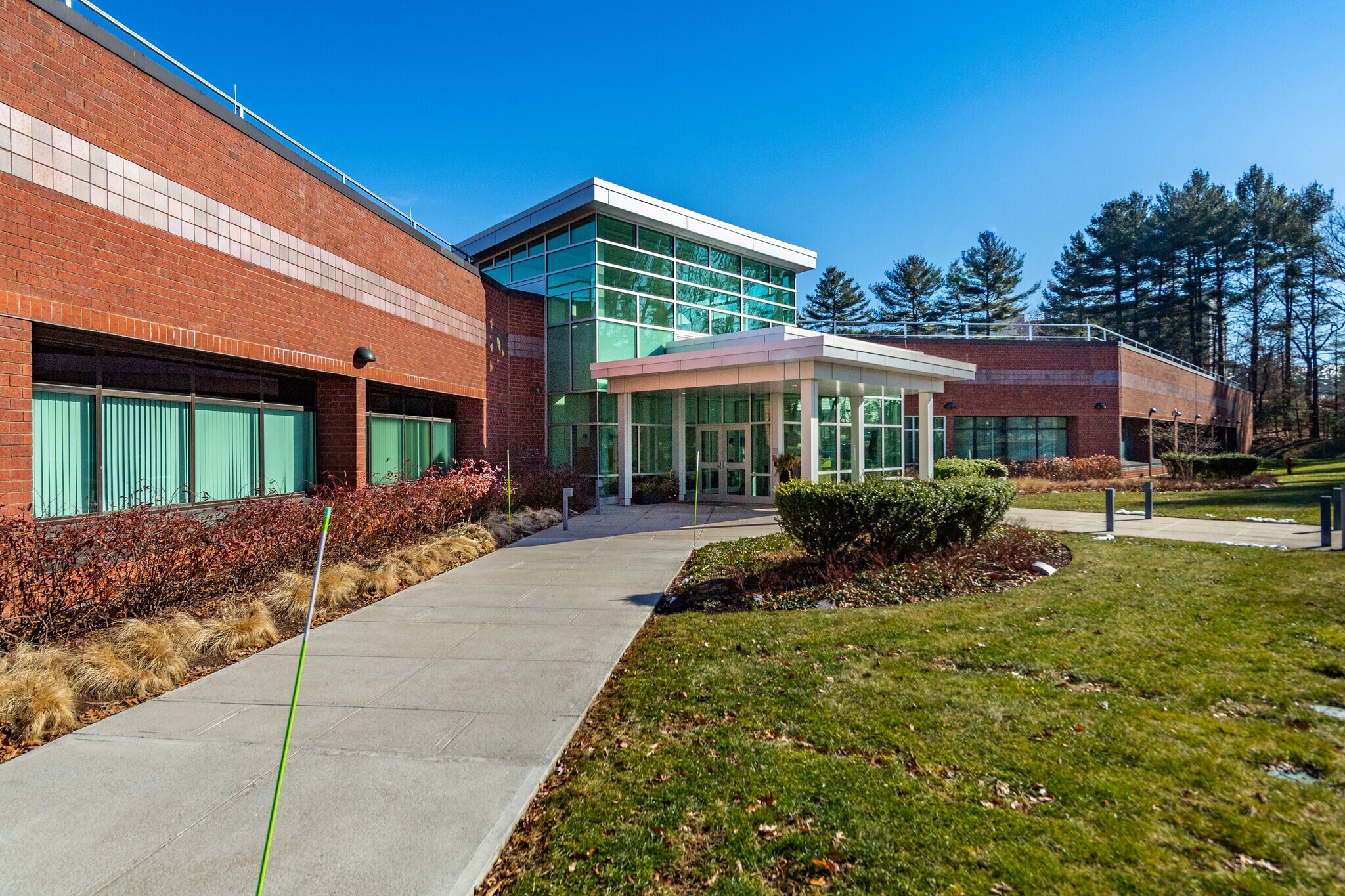 55 Middlesex Tpke, Bedford, MA for lease Primary Photo- Image 1 of 2