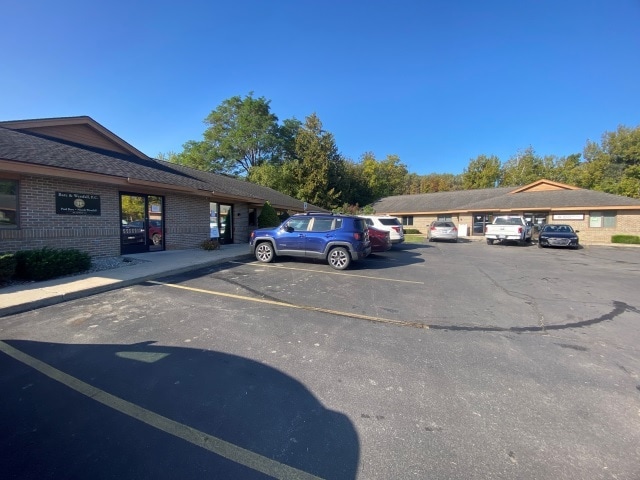 3281 Racquet Club Dr, Traverse City, MI for lease - Building Photo - Image 2 of 11