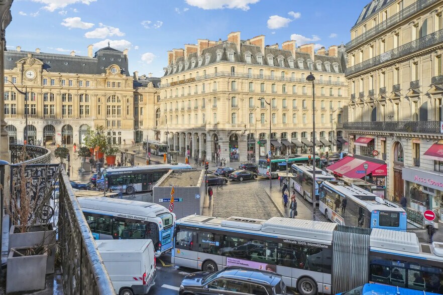 61 Rue De L'Arcade, Paris à louer - Photo du bâtiment - Image 1 de 4