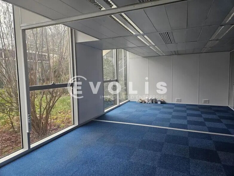Office in Orsay for lease - Interior Photo - Image 2 of 27