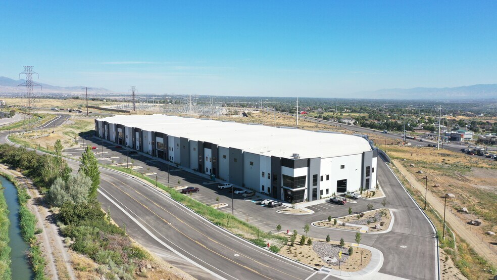 15897 South Axia Drive, Herriman, UT à vendre - Photo du bâtiment - Image 3 de 6