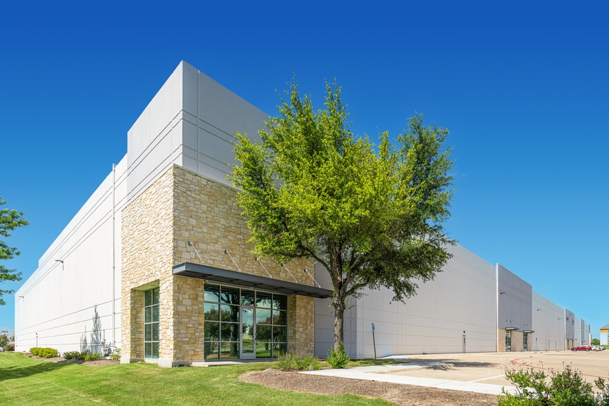 2200 Grand Avenue Pky, Austin, TX for lease - Commercial Listing Video - Image 3 of 25
