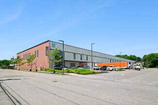Plus de détails pour 52 Industrial Dr, Hyde Park, MA - Industriel à louer